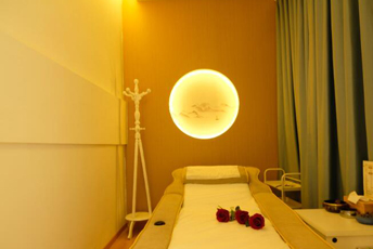 广州荔湾区日式指压的寂静美学：在按压中听见雪落的声音